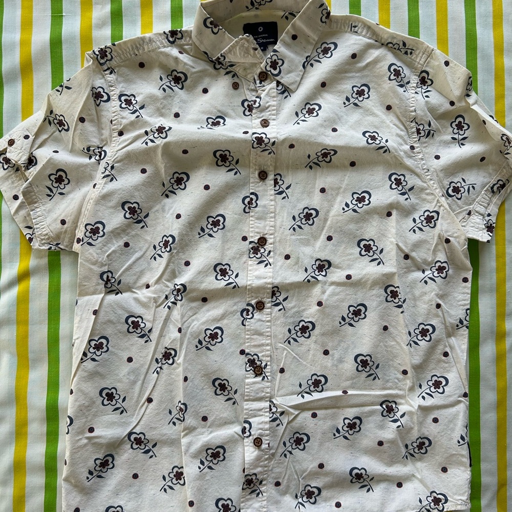 Ben Sherman Floral Print Cream Shirt size M